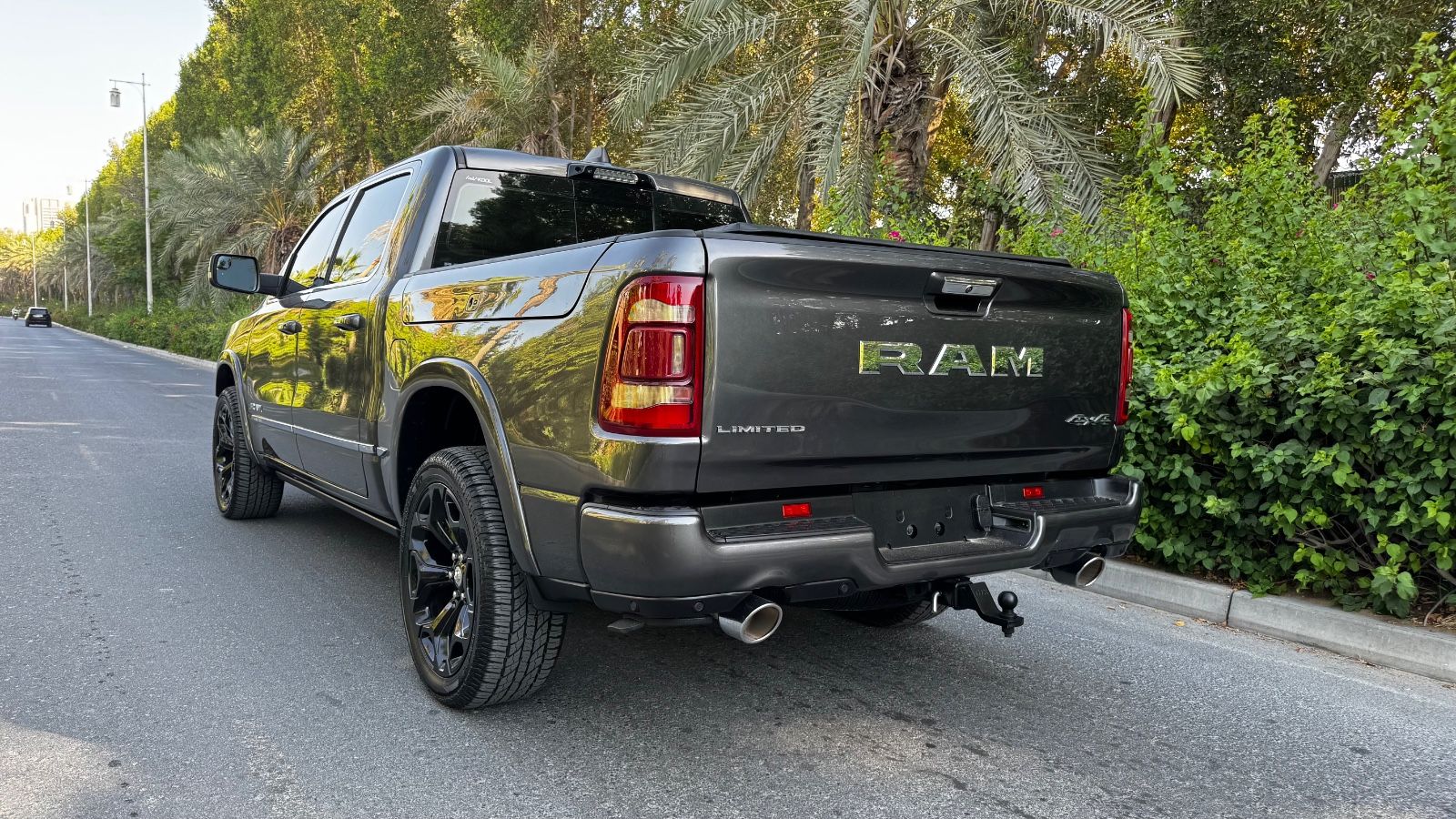Dodge LIMITED*CLEAN-CARFAX*HEADUP*LUFT*RAMBOX*360°KAME