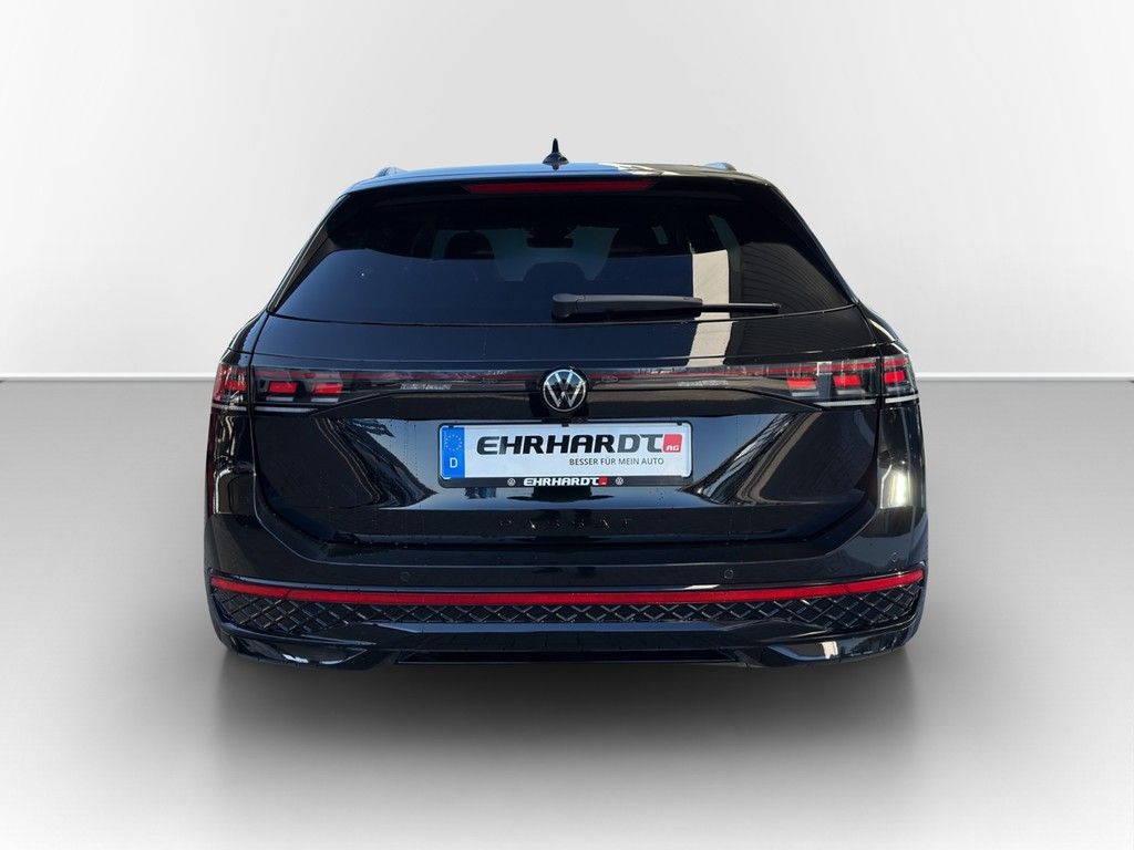 Volkswagen Passat 1.5 eHybrid DSG R-Line DCC BLACK STYLE*AH