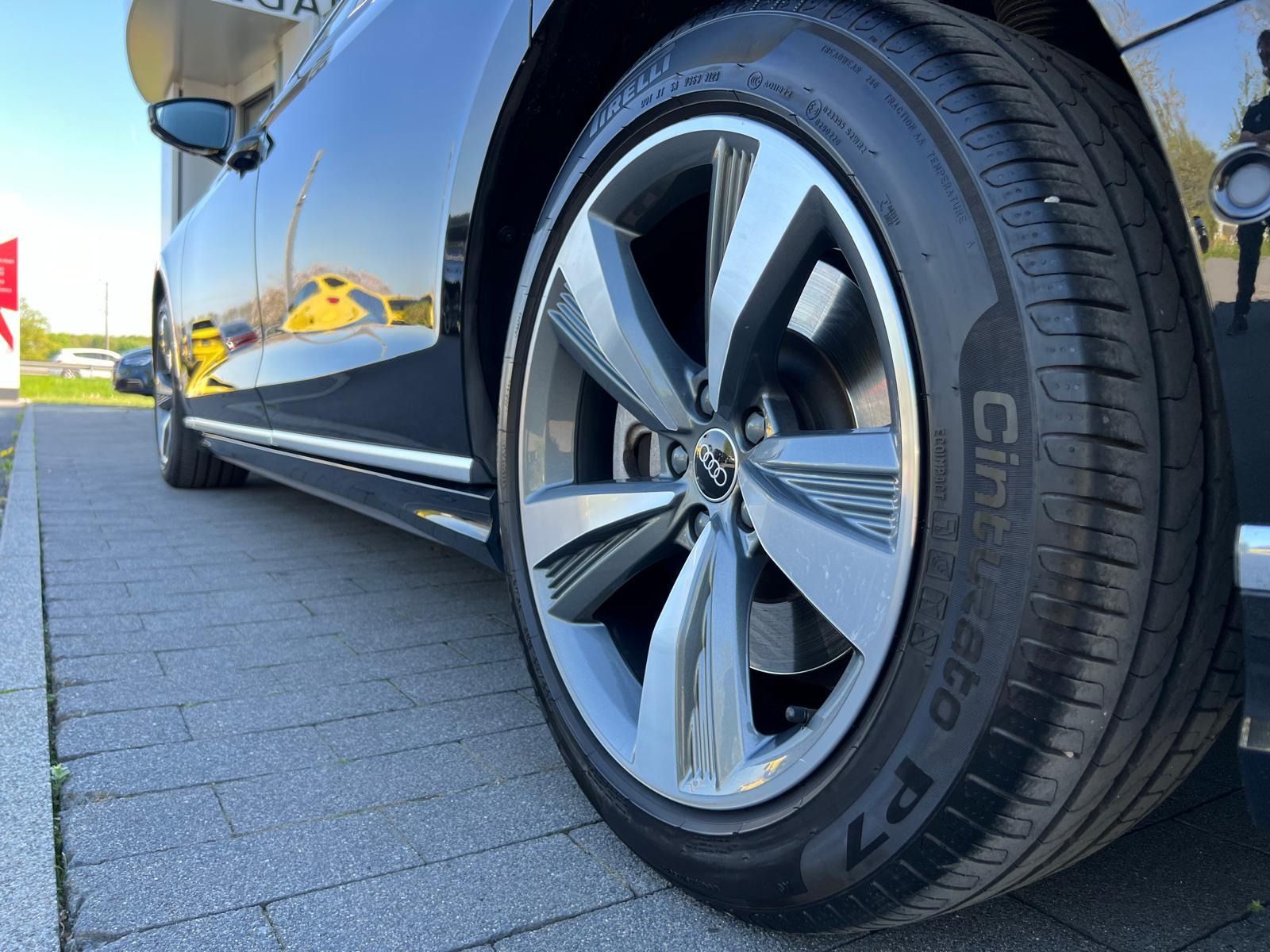 Audi A8 60 TFSIe QUATTRO Lang - Samsaru's Car Outlet