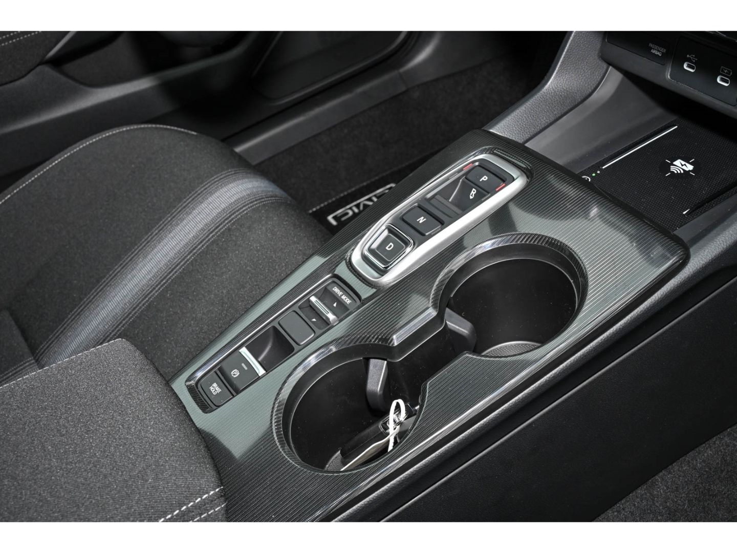 Honda Civic 2.0 HYBRID ELEGANCE SHZ+NAVI+R-KAM, 2x PDC