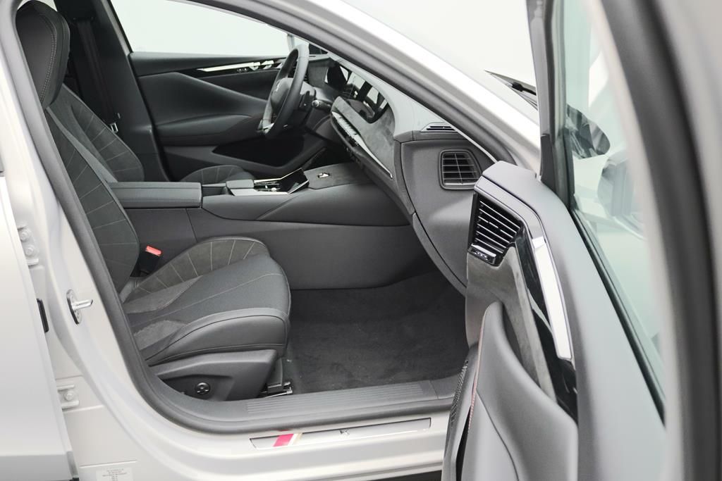 DS Automobiles DS4 Performance Line +
