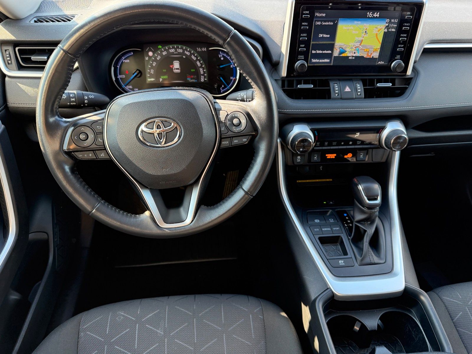 Toyota RAV4 Hybrid 4x2 Team - Samsaru's Car Outlet