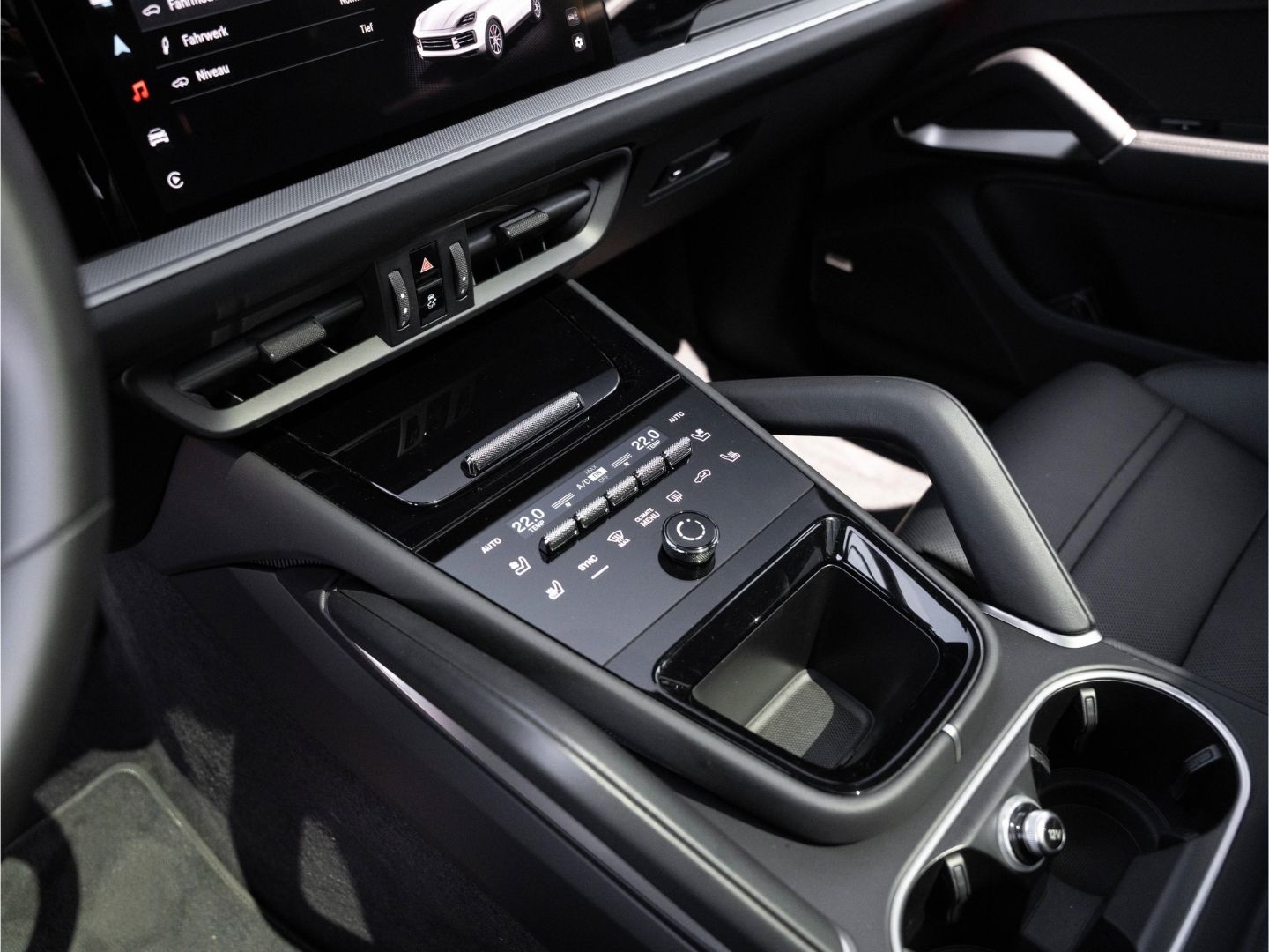 Porsche Cayenne E-Hybrid SportDesign Paket HD-Matrix HUD