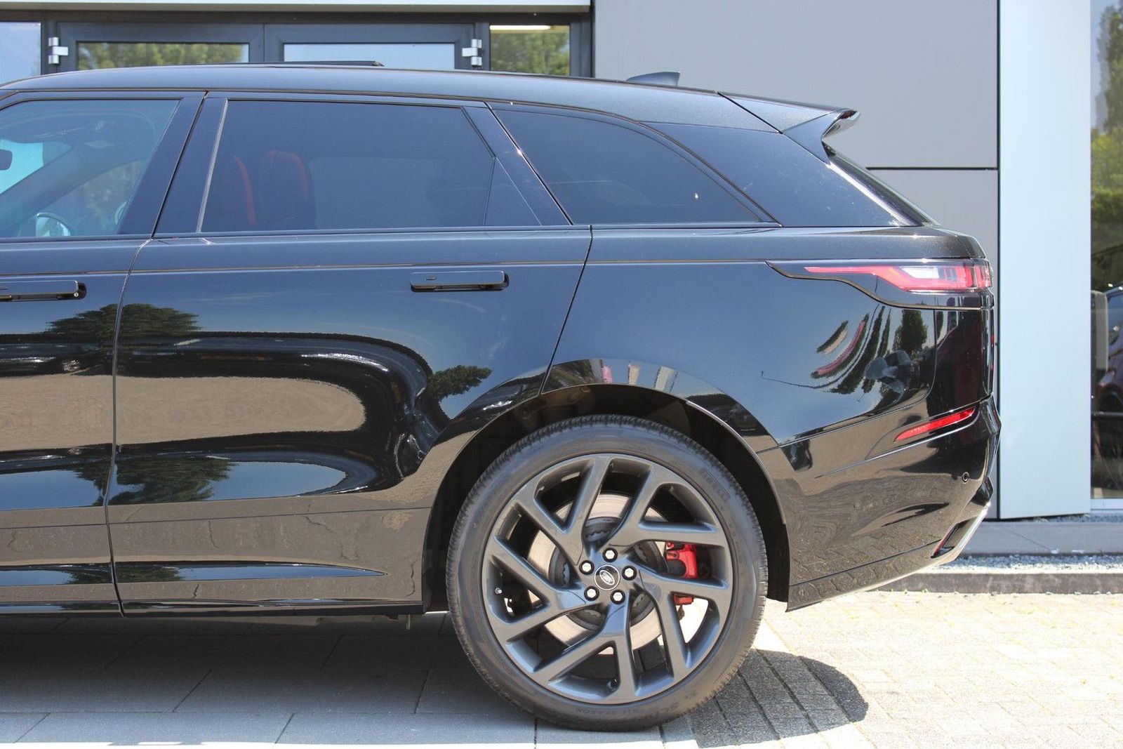 Range Rover Velar 5.0 V8 SVAutobiography Dynamic - Samsaru's Car Outlet