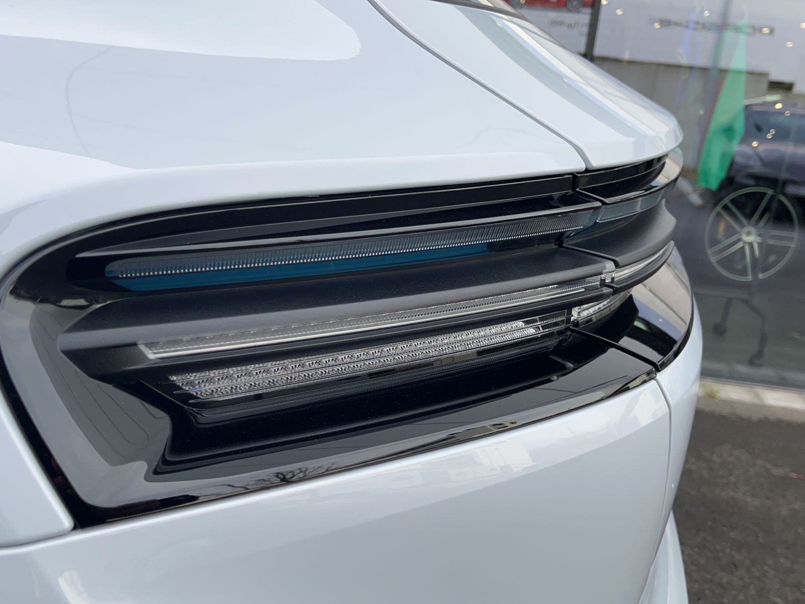 Porsche Macan 4 - Samsaru's Car Outlet