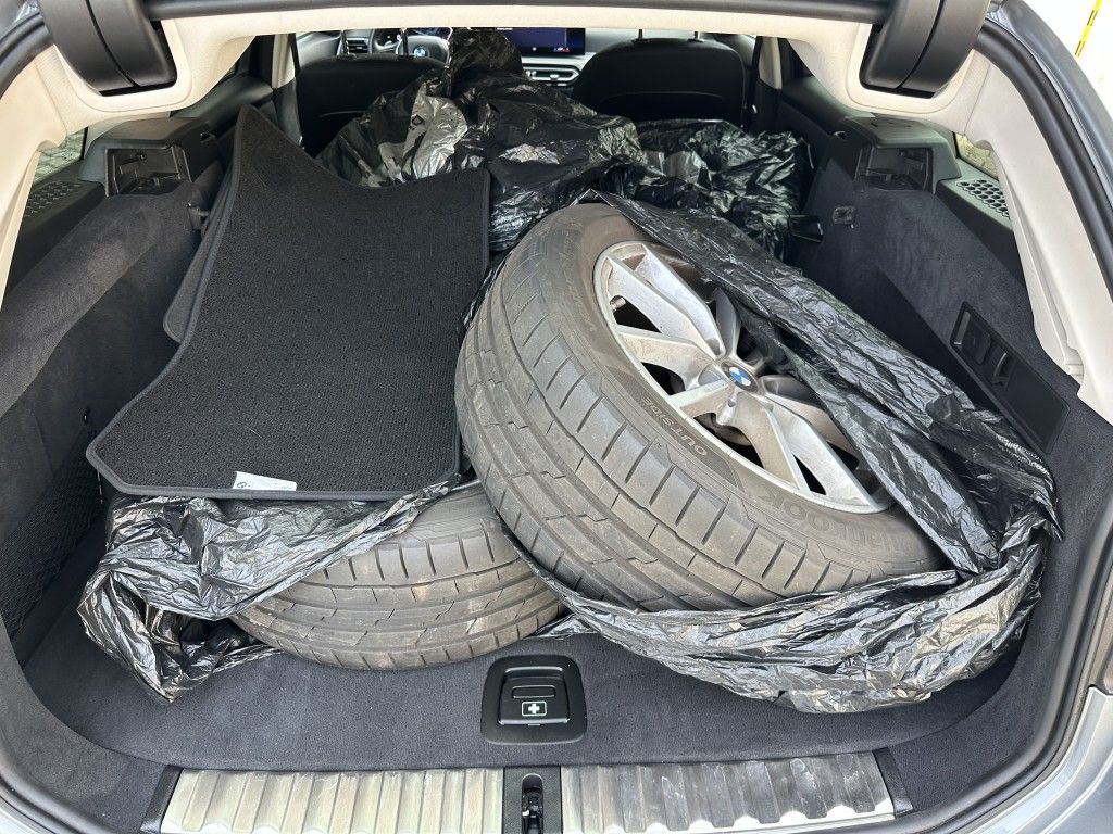 BMW 320 d Touring LCI xDrive - Samsaru's Car Outlet
