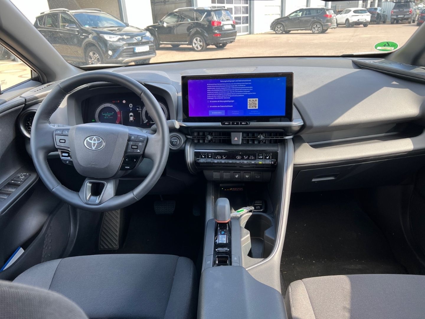 Toyota C-HR 1.8l Hybrid - Samsaru's Car Outlet