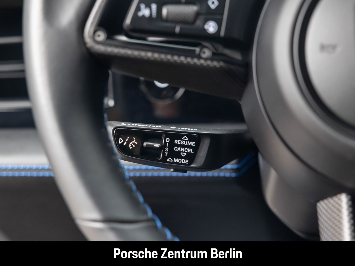 Porsche Taycan GTS HA-Lenkung InnoDrive HeadUp LEDMatrix