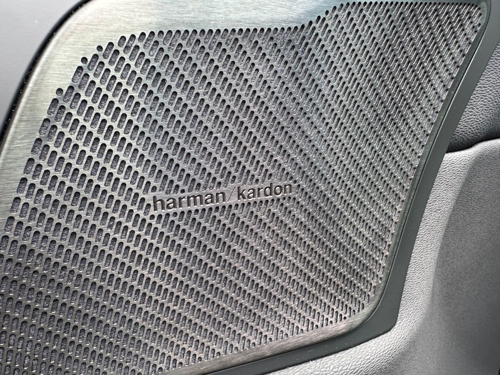 Volvo XC60 R Design T8 AWD Navi Pano HuD ACC AHK Leder