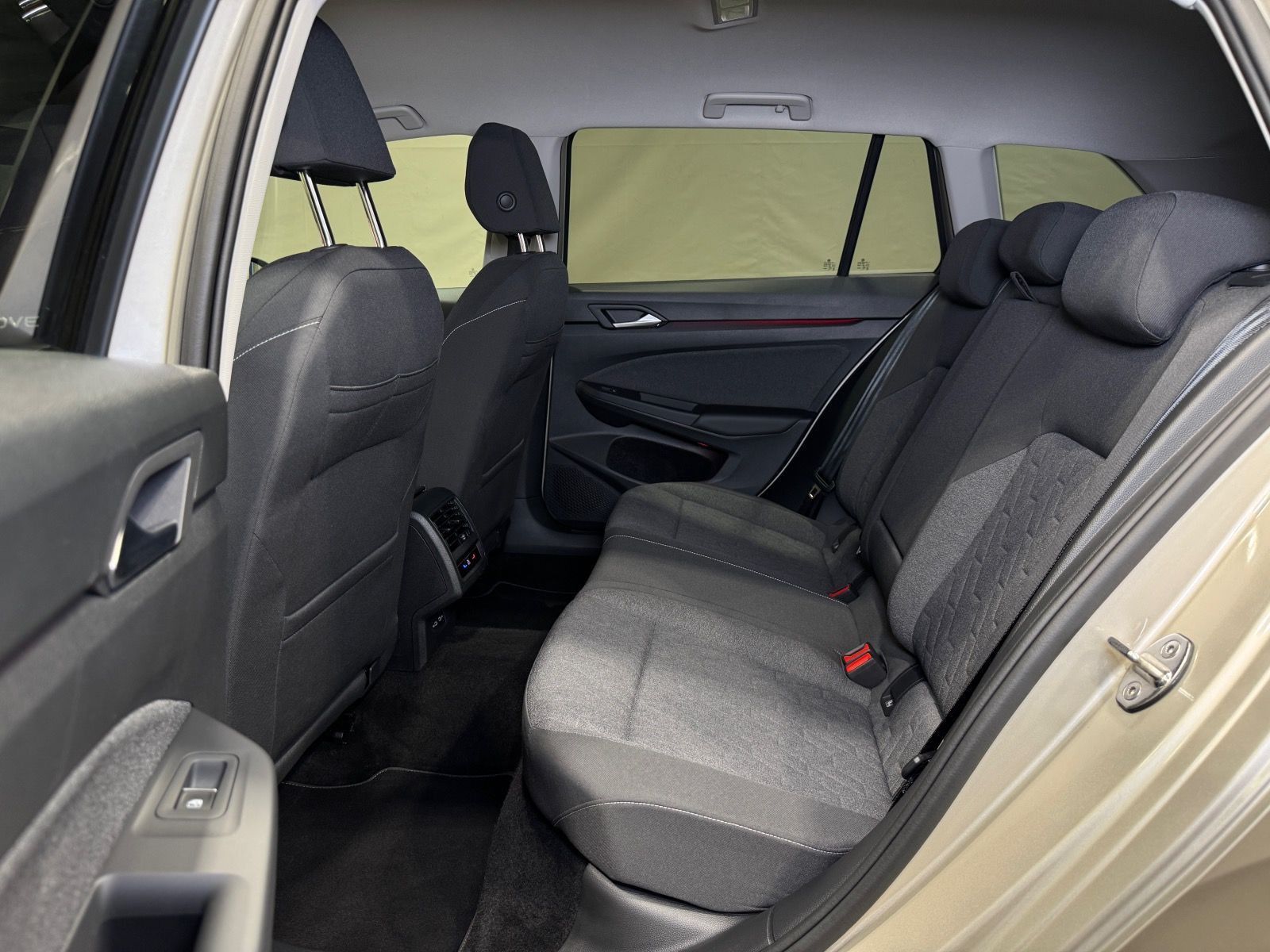 Volkswagen Golf Variant MOVE 1.5 TSI - Samsaru's Car Outlet