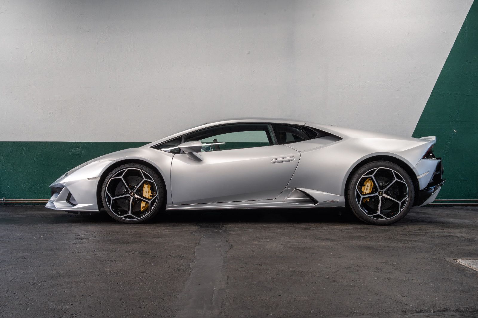 Lamborghini Huracán EVO AWD - Samsaru's Car Outlet