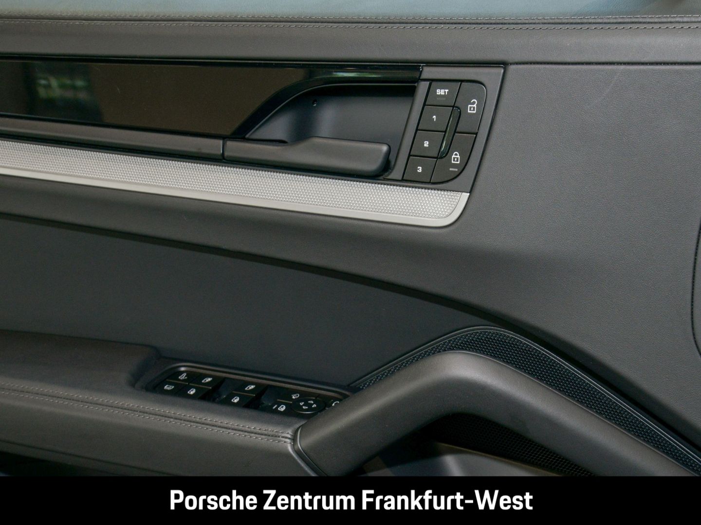 Porsche Cayenne E-Hybrid Coupe LED-Matrix InnoDrive