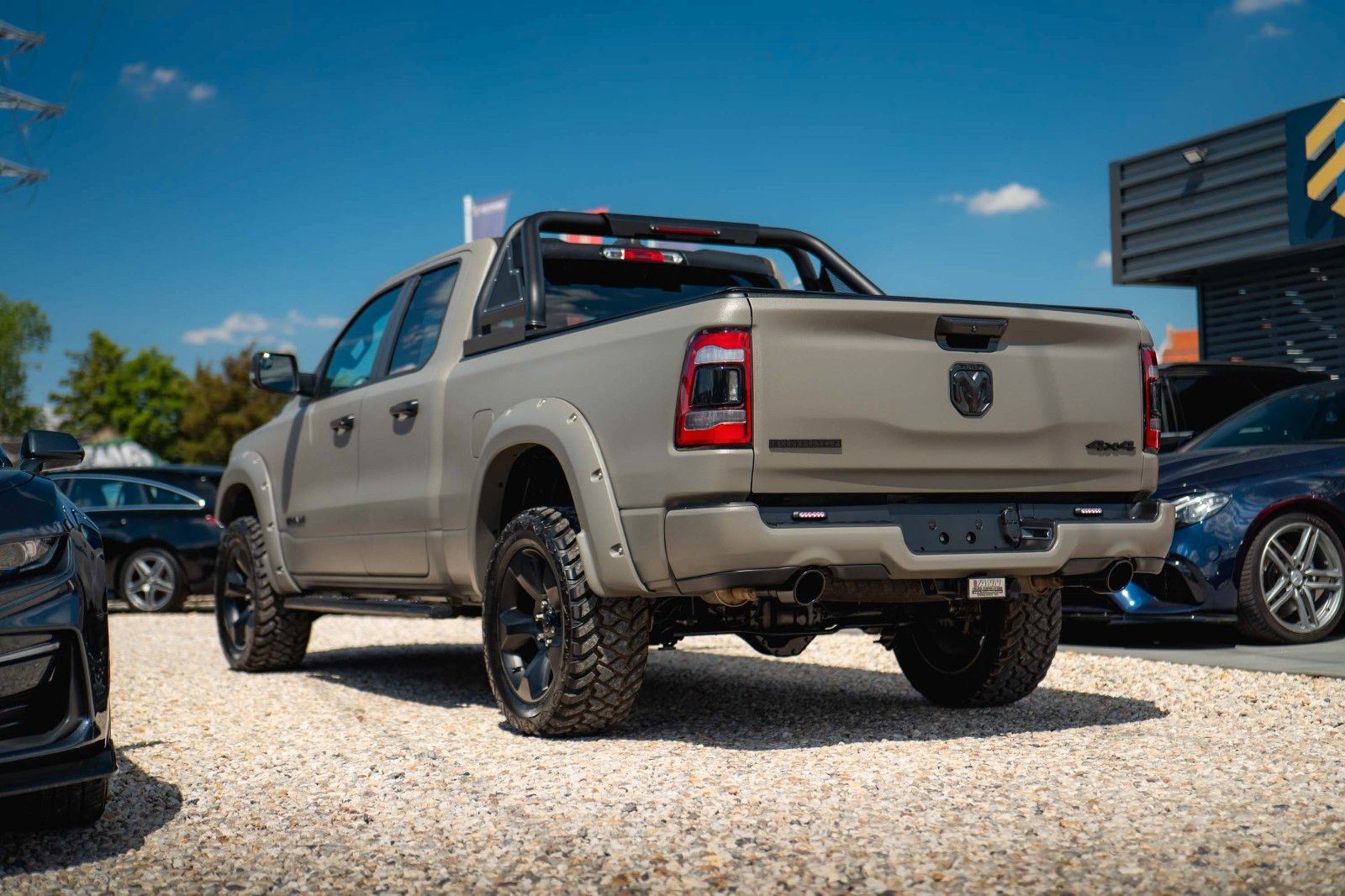 Dodge RAM 5.7 V8 HEMI 4x4 OFFROAD LONGBED RAPTOR Style