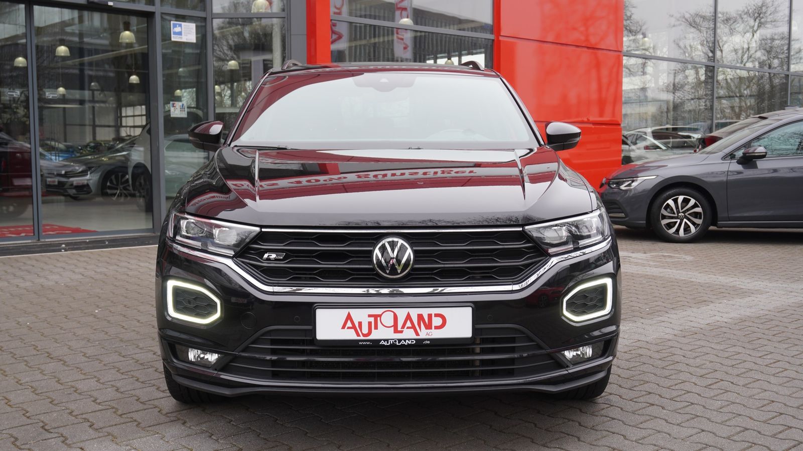 Volkswagen T-Roc 2.0 TDI R-Line - Samsaru's Car Outlet