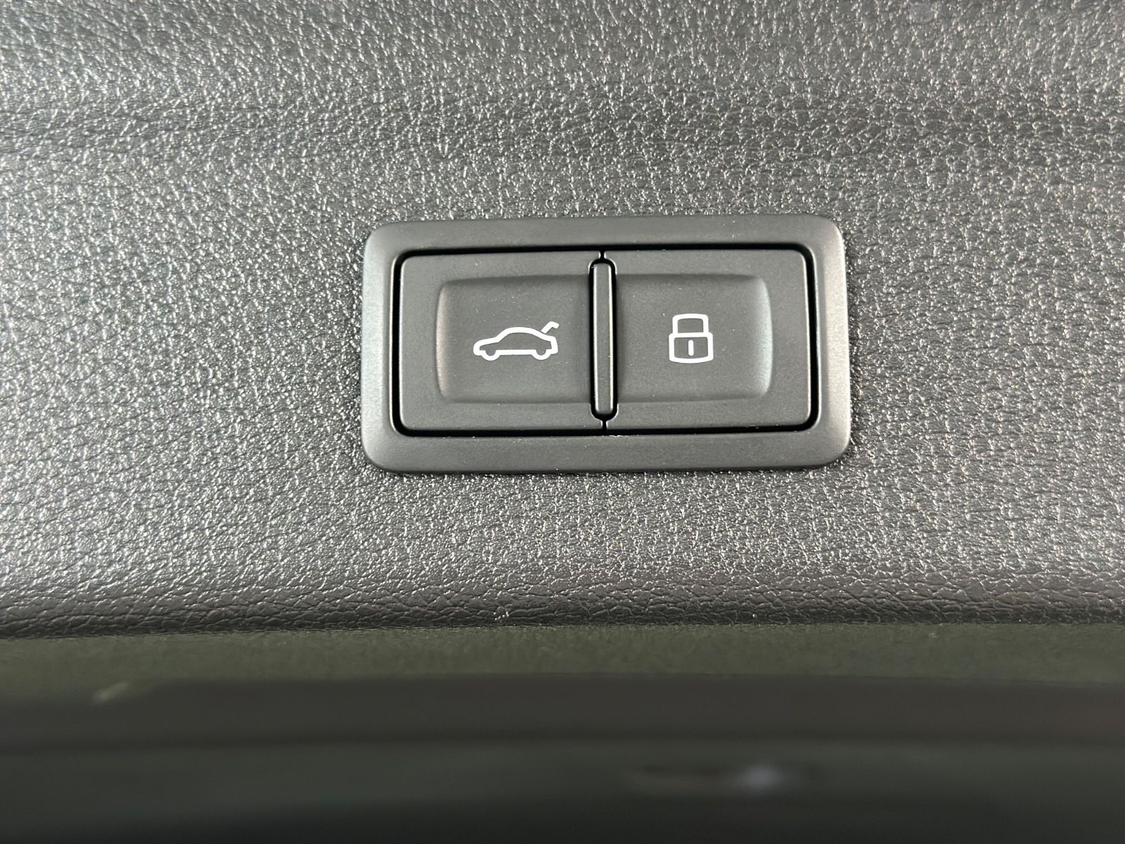 Audi Q3 40 TFSI quattro advanced - Samsaru's Car Outlet