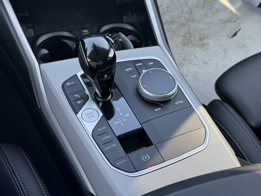 BMW 330 e Touring Aut. Advantage - Samsaru's Car Outlet