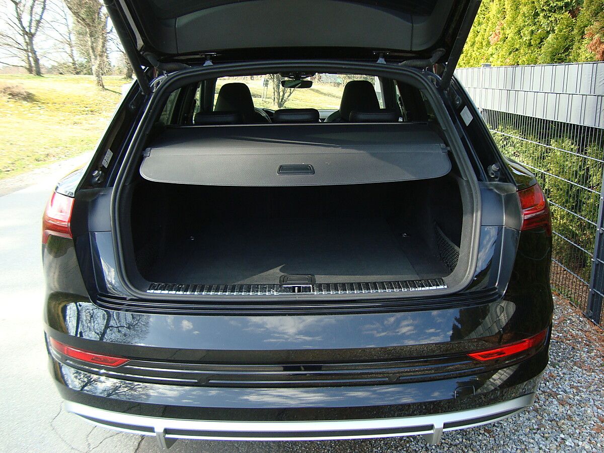 Audi e-tron 55 quattro RS-Sitze Garantie S-Line !!