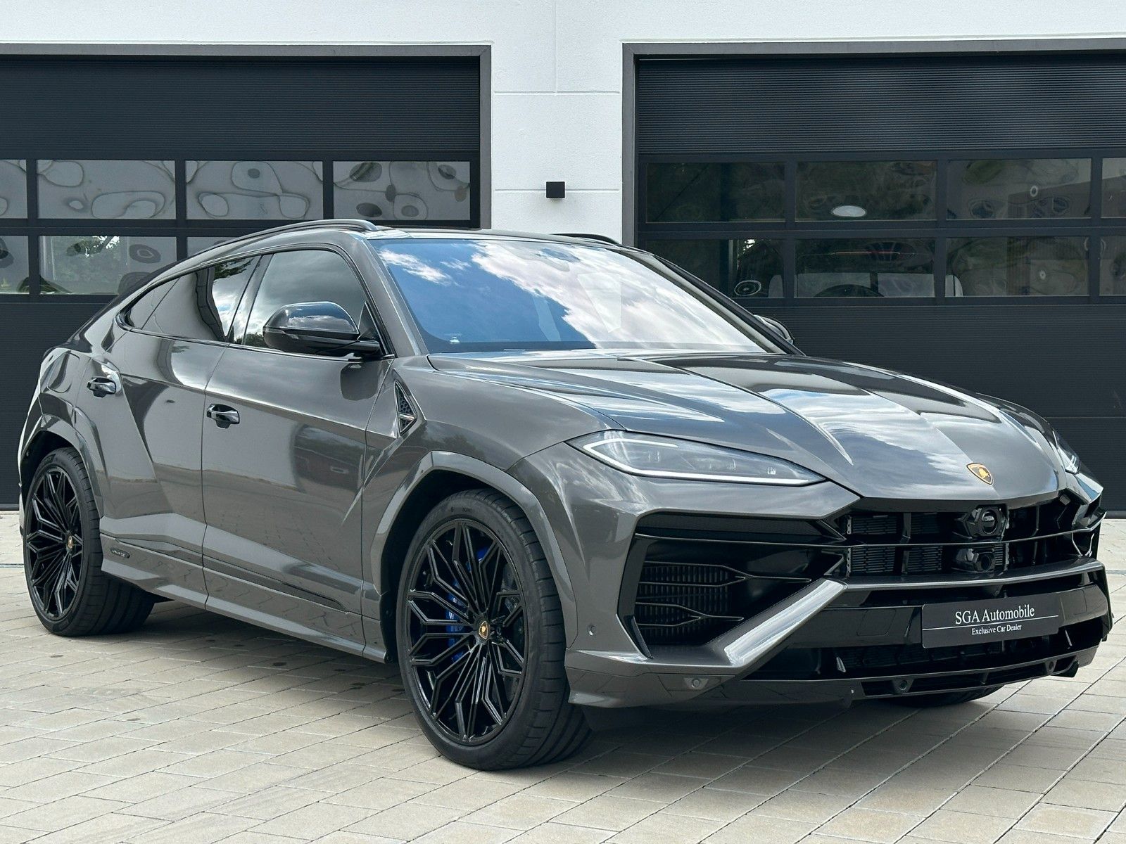 Lamborghini Urus SE - Samsaru's Car Outlet