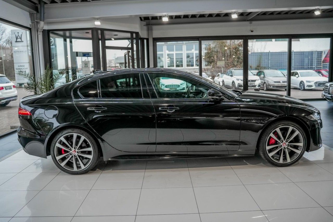 Jaguar XE 2.0 R-Dynamic Black AWD NAVI Matrix LED RFK