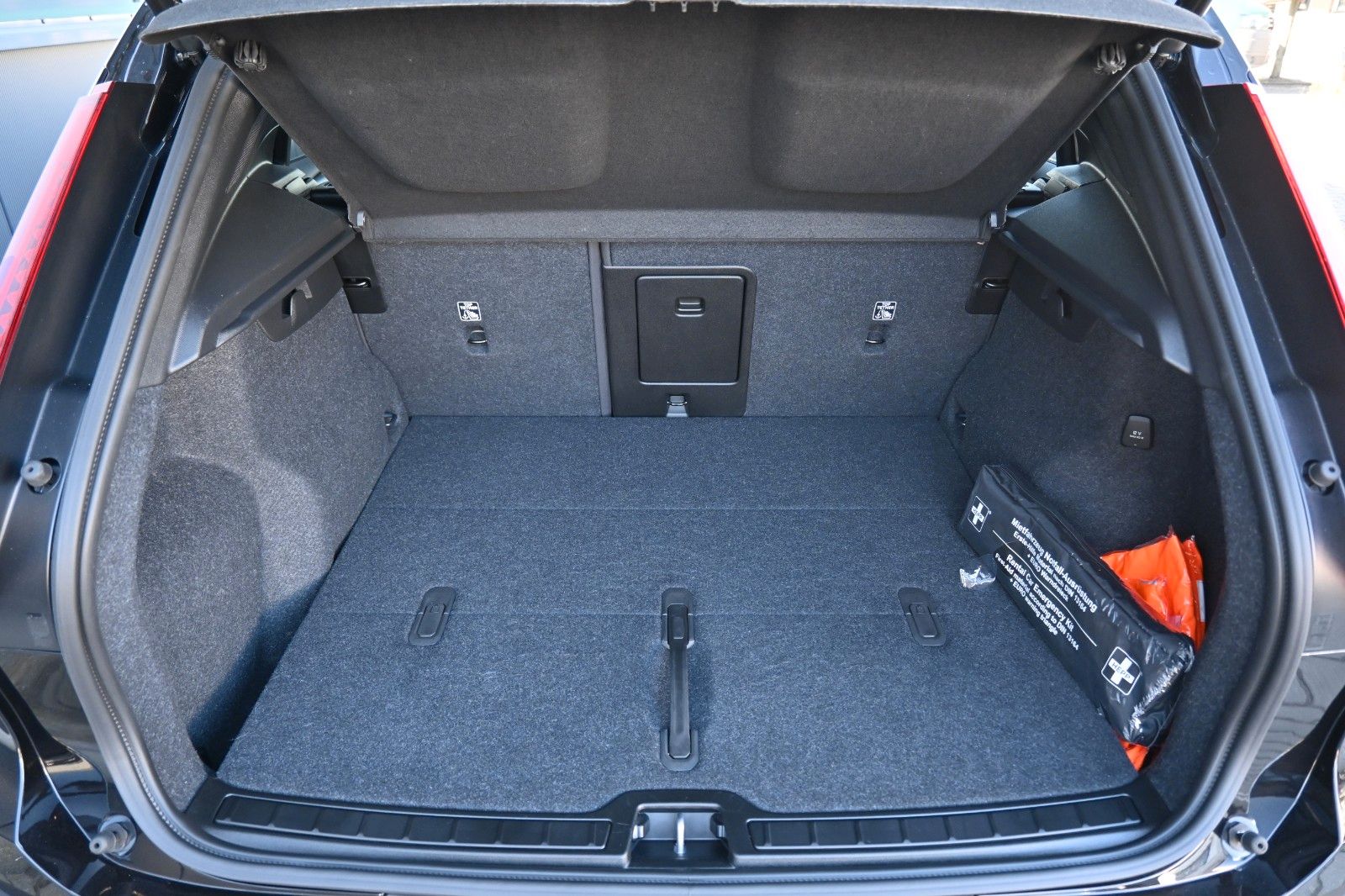 Volvo XC40 B4 DSG Ultra Dark*PANO*RFK*ACC*AHK