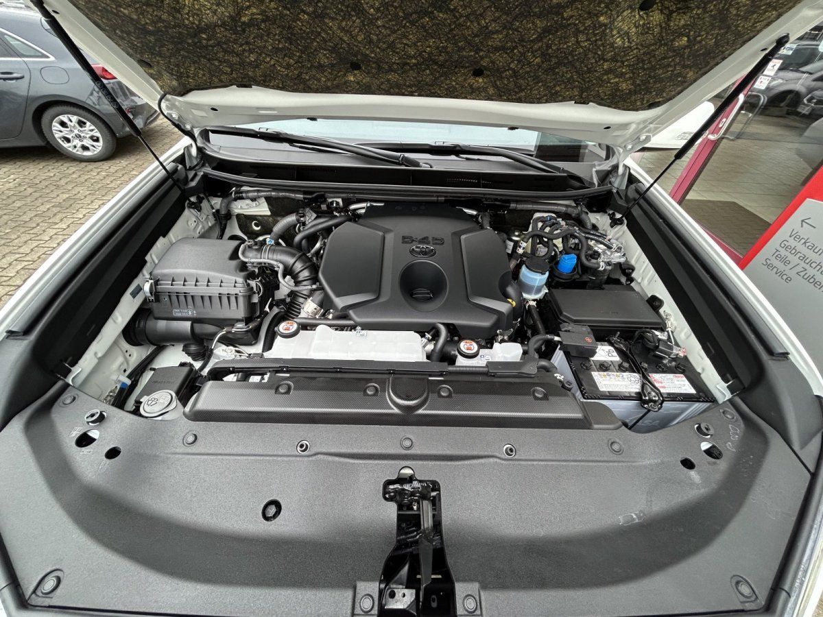 Toyota Land Cruiser   AHK 3.5to LED Kamera