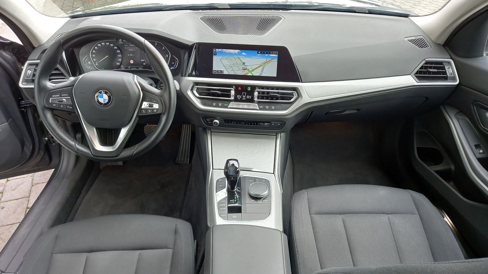 BMW 320 320d xDrive Touring Business Advanta - Samsaru's Car Outlet