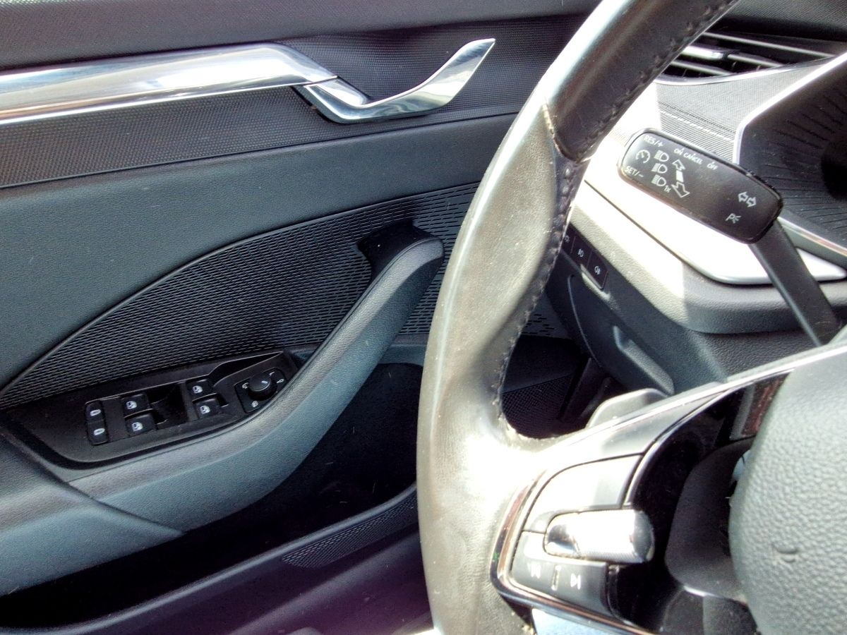 Skoda Octavia Combi 2.0 TDI DSG - Samsaru's Car Outlet