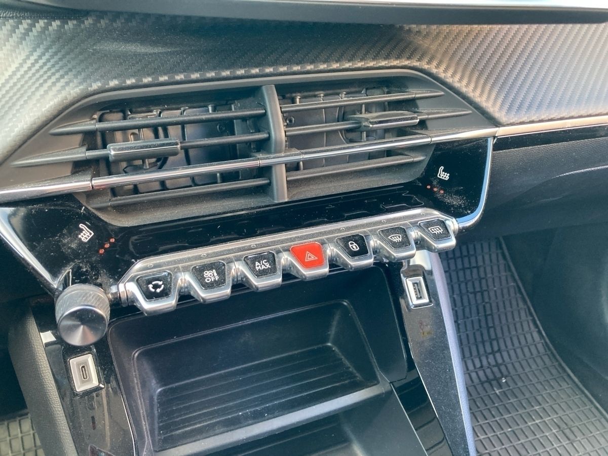 Peugeot 208 Elektro 136 Active - Samsaru's Car Outlet