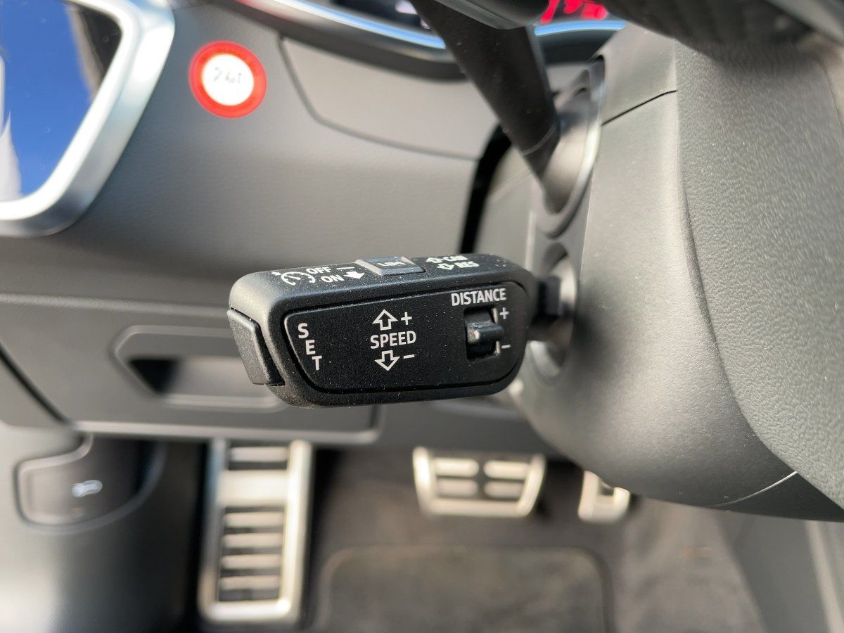 Audi RS 6 Avant 4.0 TFSI MATRIX+AHK+PANO+SHZ+VIRT