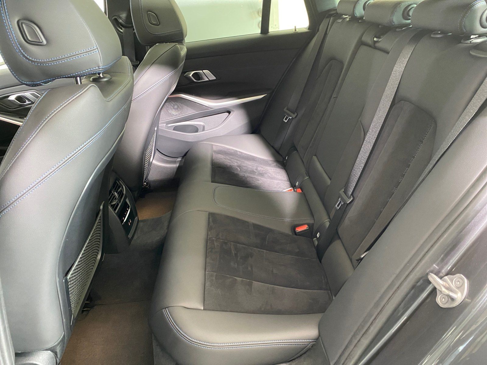 BMW 330i Touring M Sport - Samsaru's Car Outlet