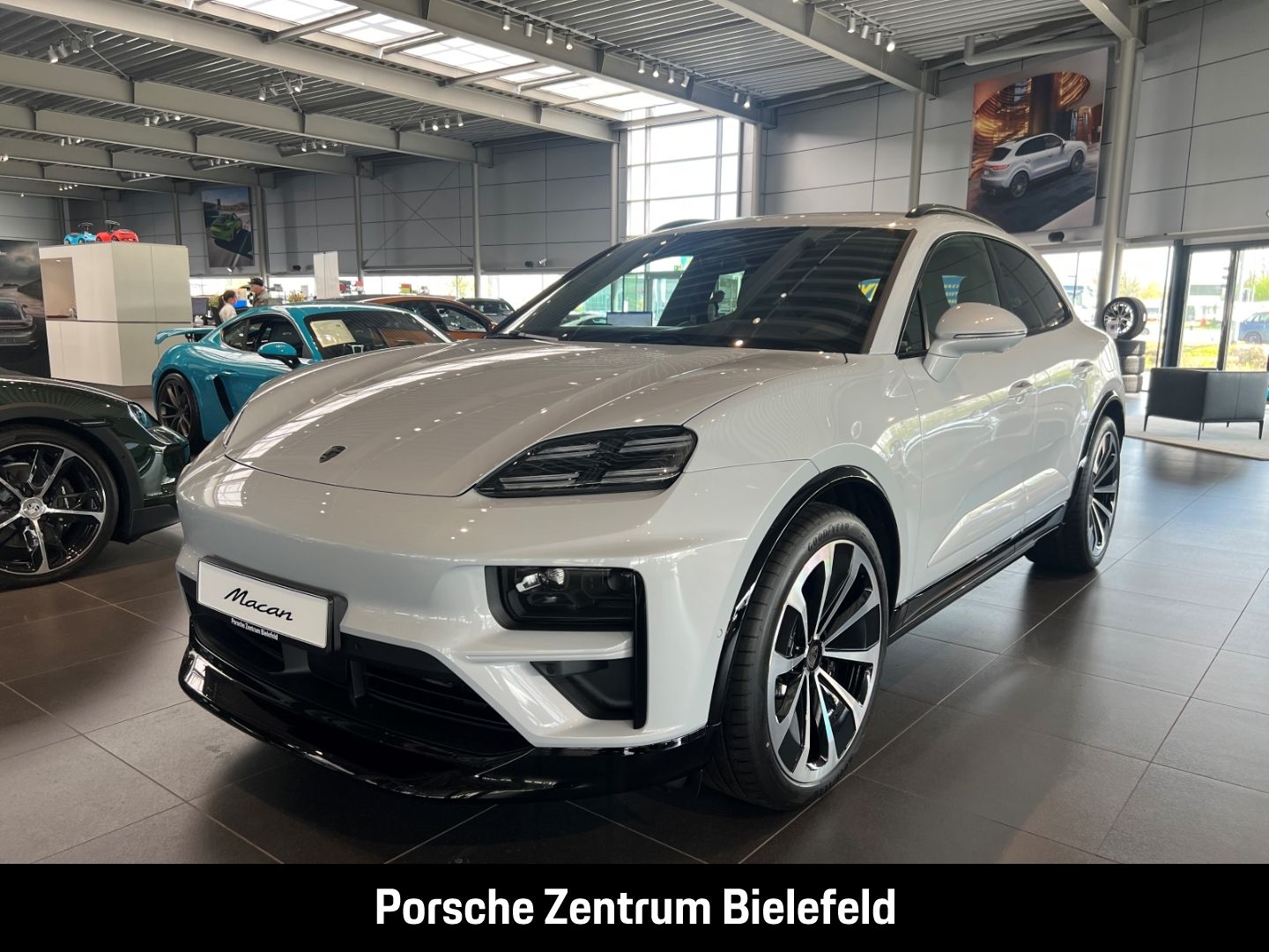 Porsche Macan Turbo Burmester Luftfederung Panoramadach