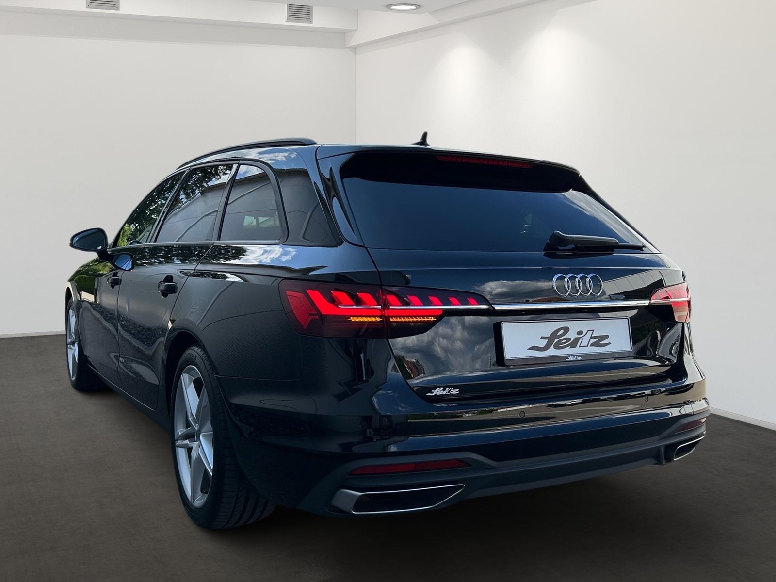 Audi A4 Avant 40 TFSI - Samsaru's Car Outlet