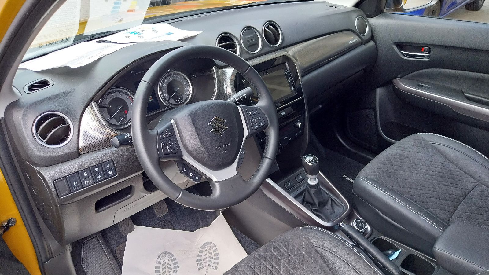Suzuki Vitara 1.4 BOOSTERJET Hybrid Comfort+ Allgrip - Samsaru's Car Outlet