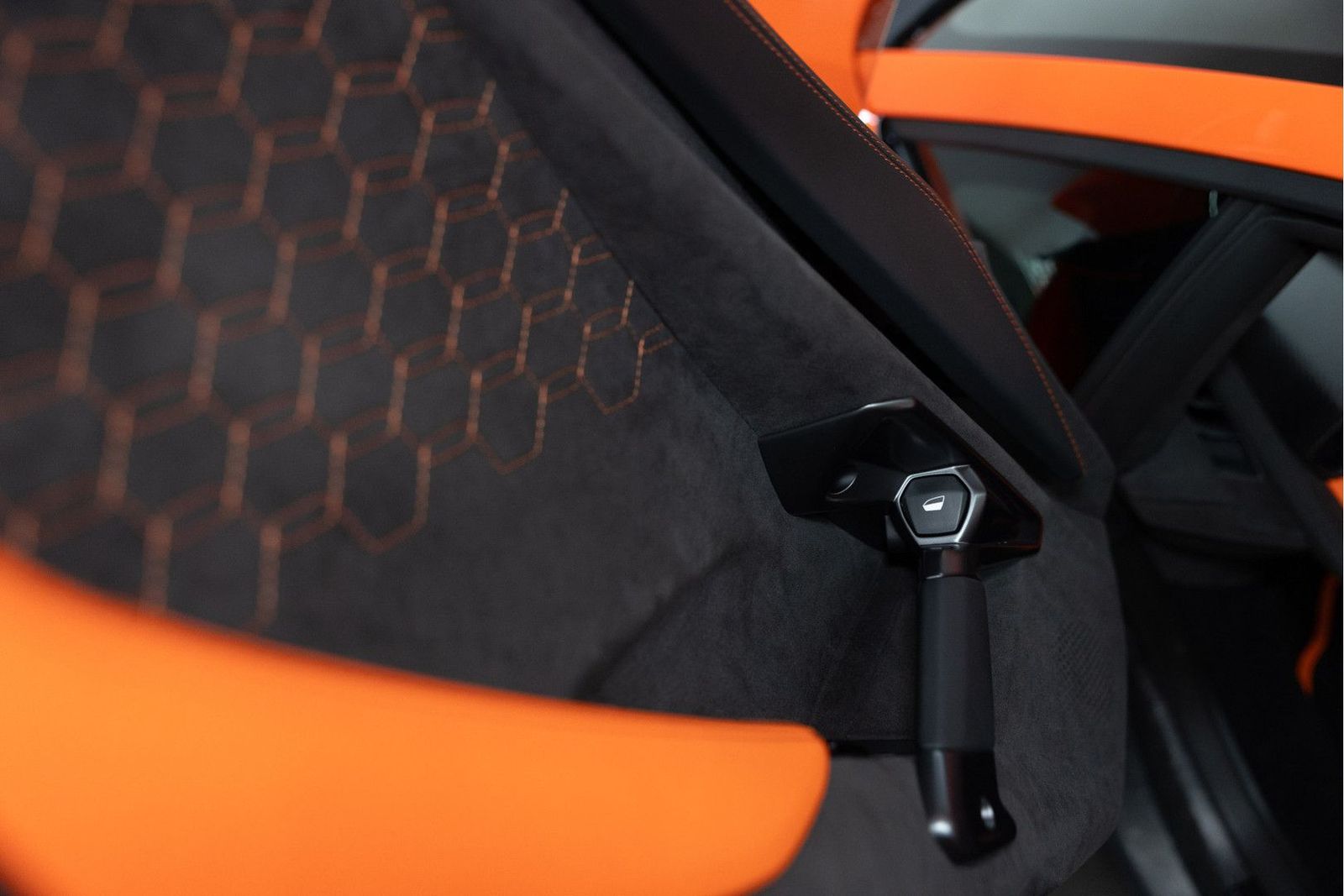 Lamborghini Revuelto - Samsaru's Car Outlet