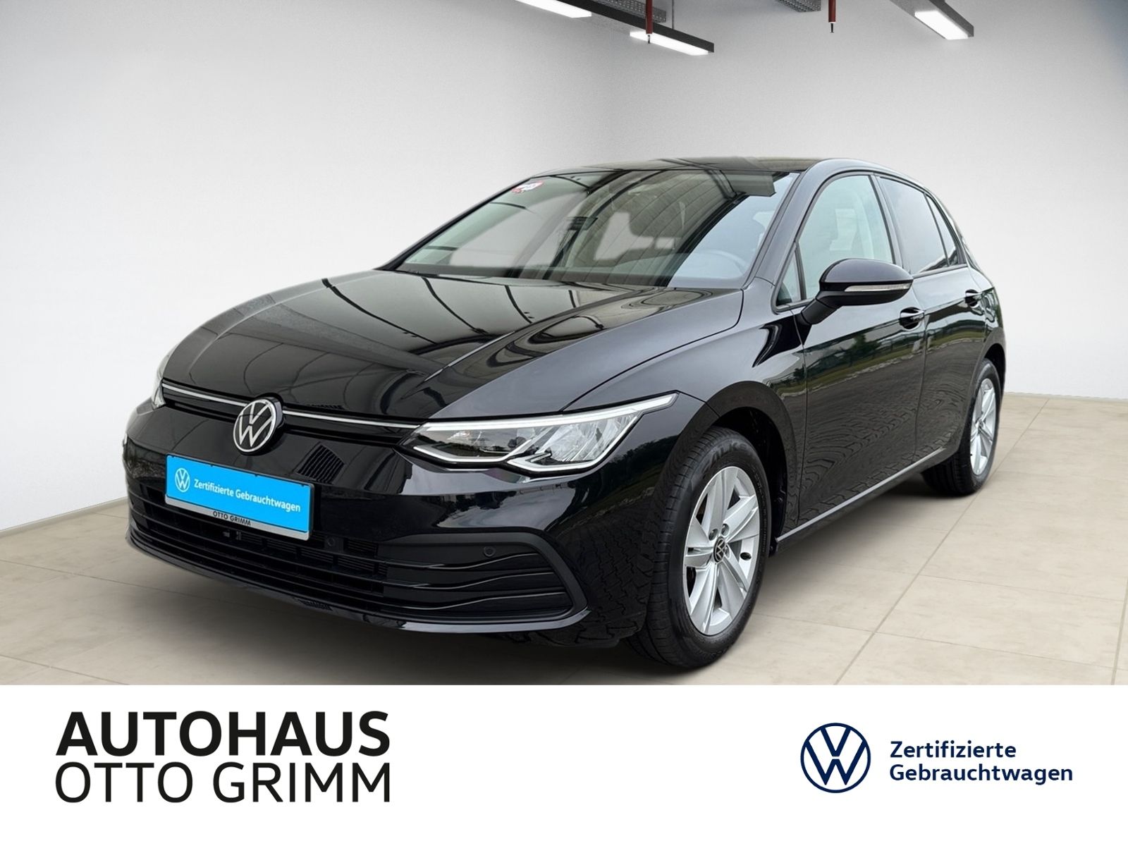 Volkswagen Golf VIII 1.5 TSI Life - Samsaru's Car Outlet