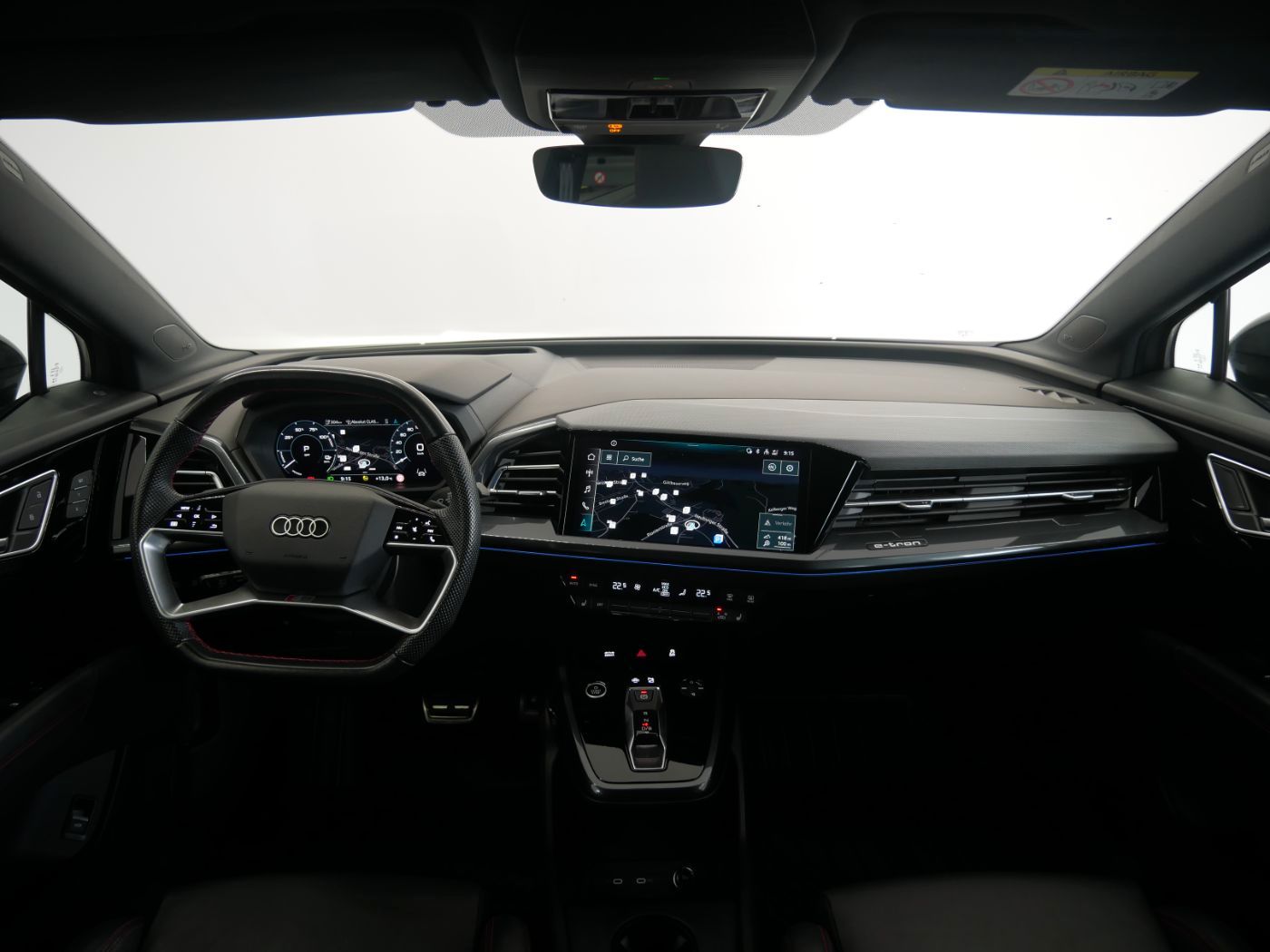 Audi Q4 50 e-tron quattro S line MATRIX AHK PANO ACC