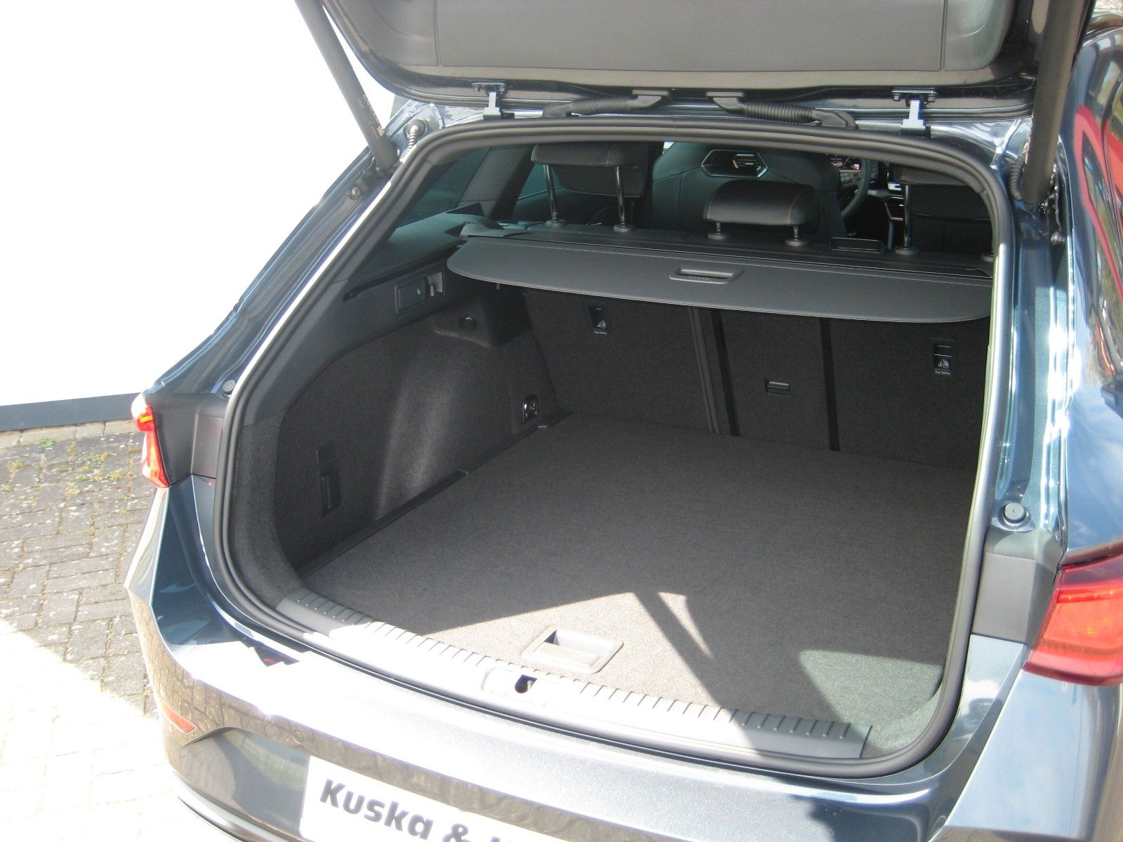 Cupra Leon 1.5 eTSI DSG Sportstourer - Samsaru's Car Outlet