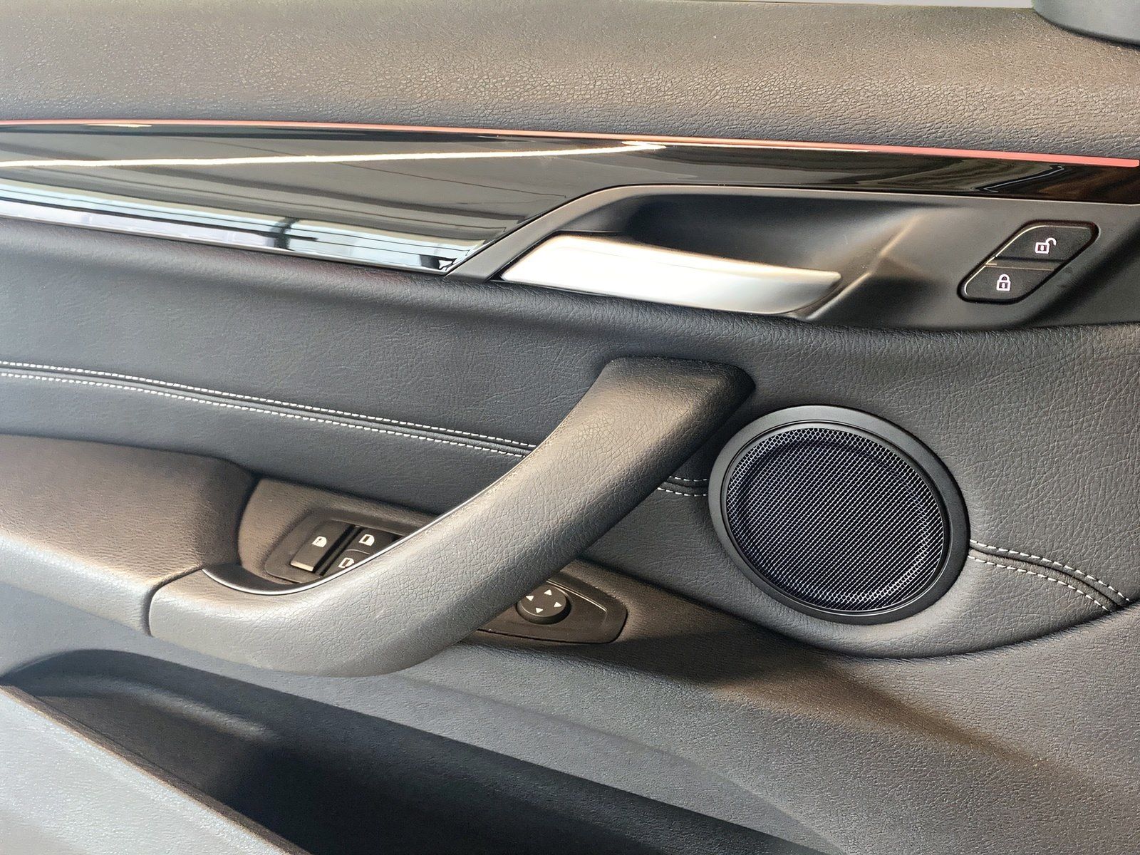 BMW X1 xDrive20d Sport Line - Samsaru's Car Outlet