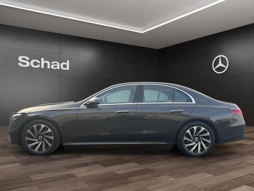 Mercedes-Benz E 200 - Samsaru's Car Outlet