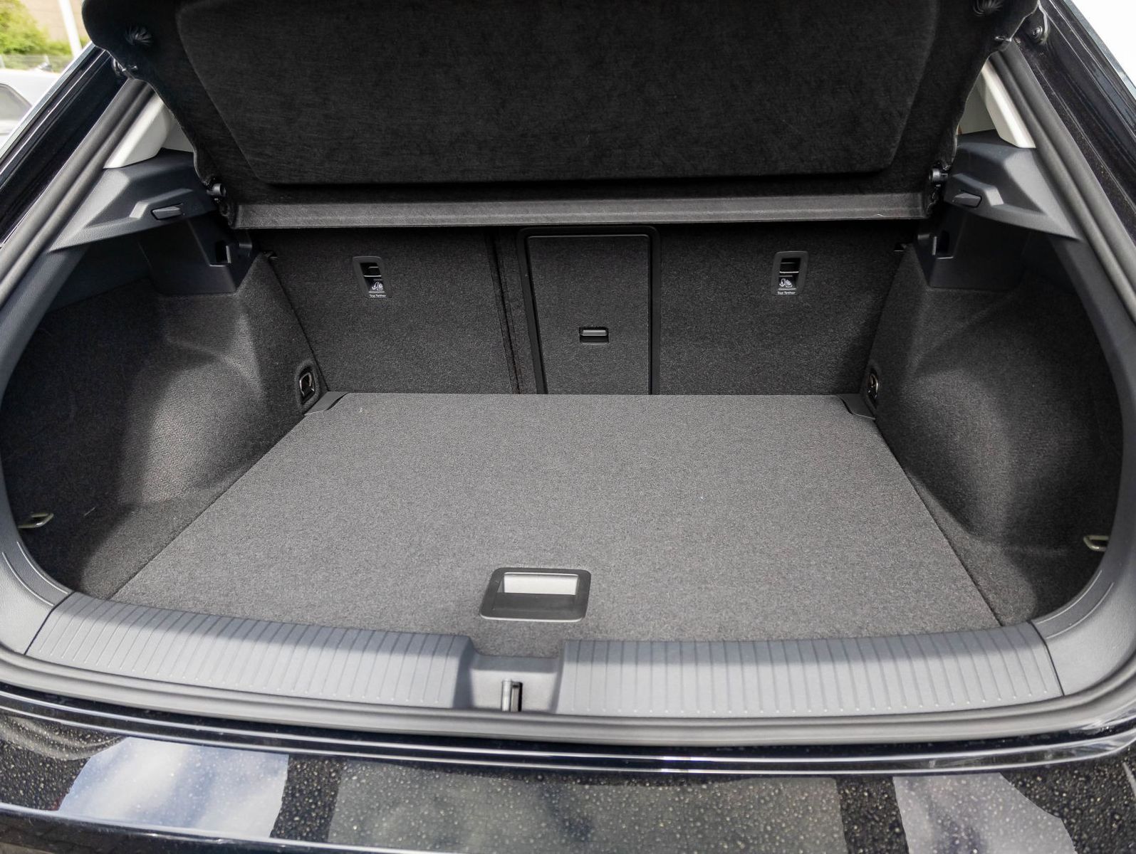 Volkswagen T-ROC 1.0 TSI LIFE - Samsaru's Car Outlet