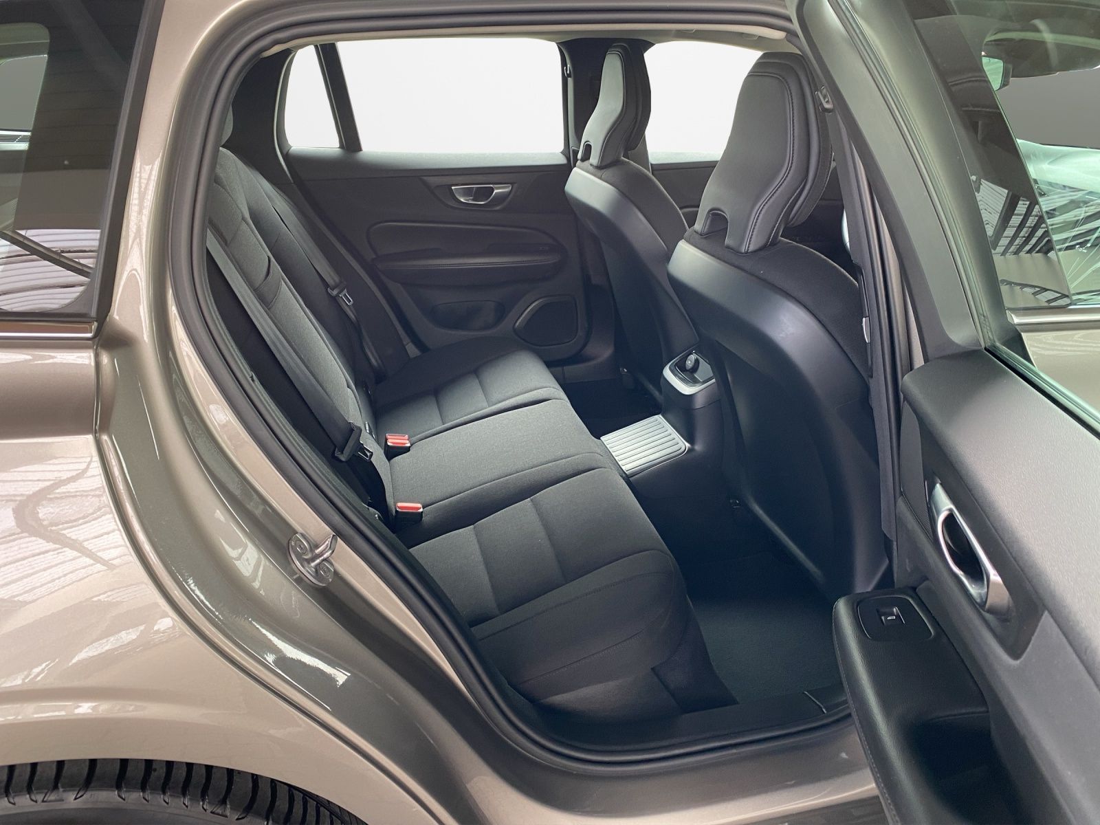 Volvo V60 T6 Core Recharge LED*AHK*