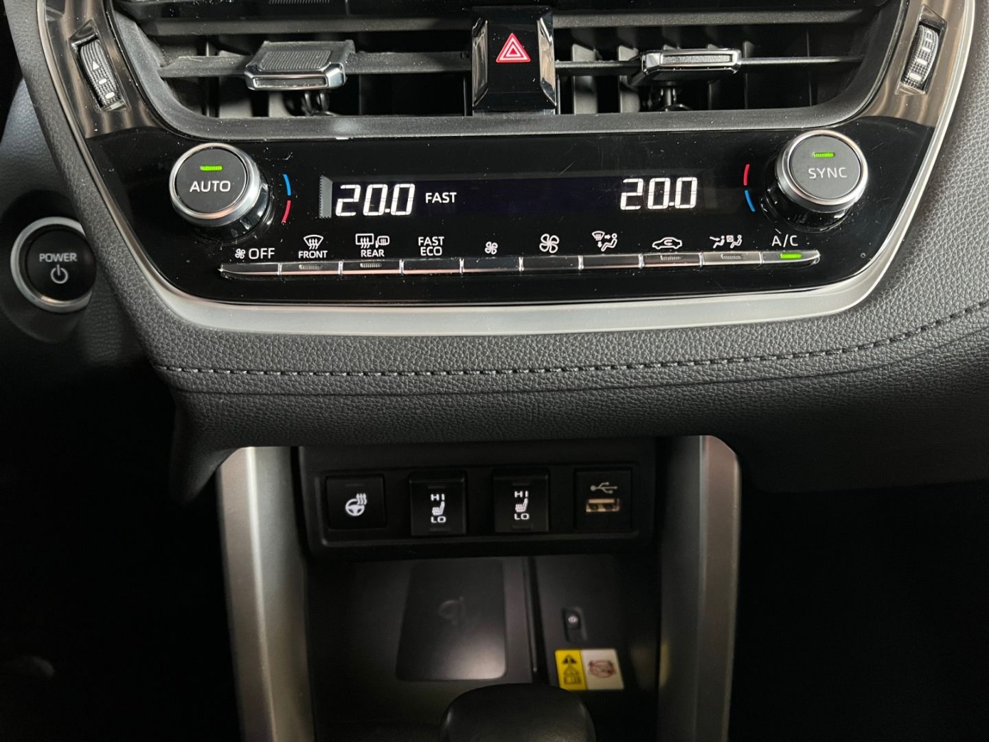 Toyota Corolla Cross Hybrid 2.0 4x4 Team D *LED*CAM*SHZ
