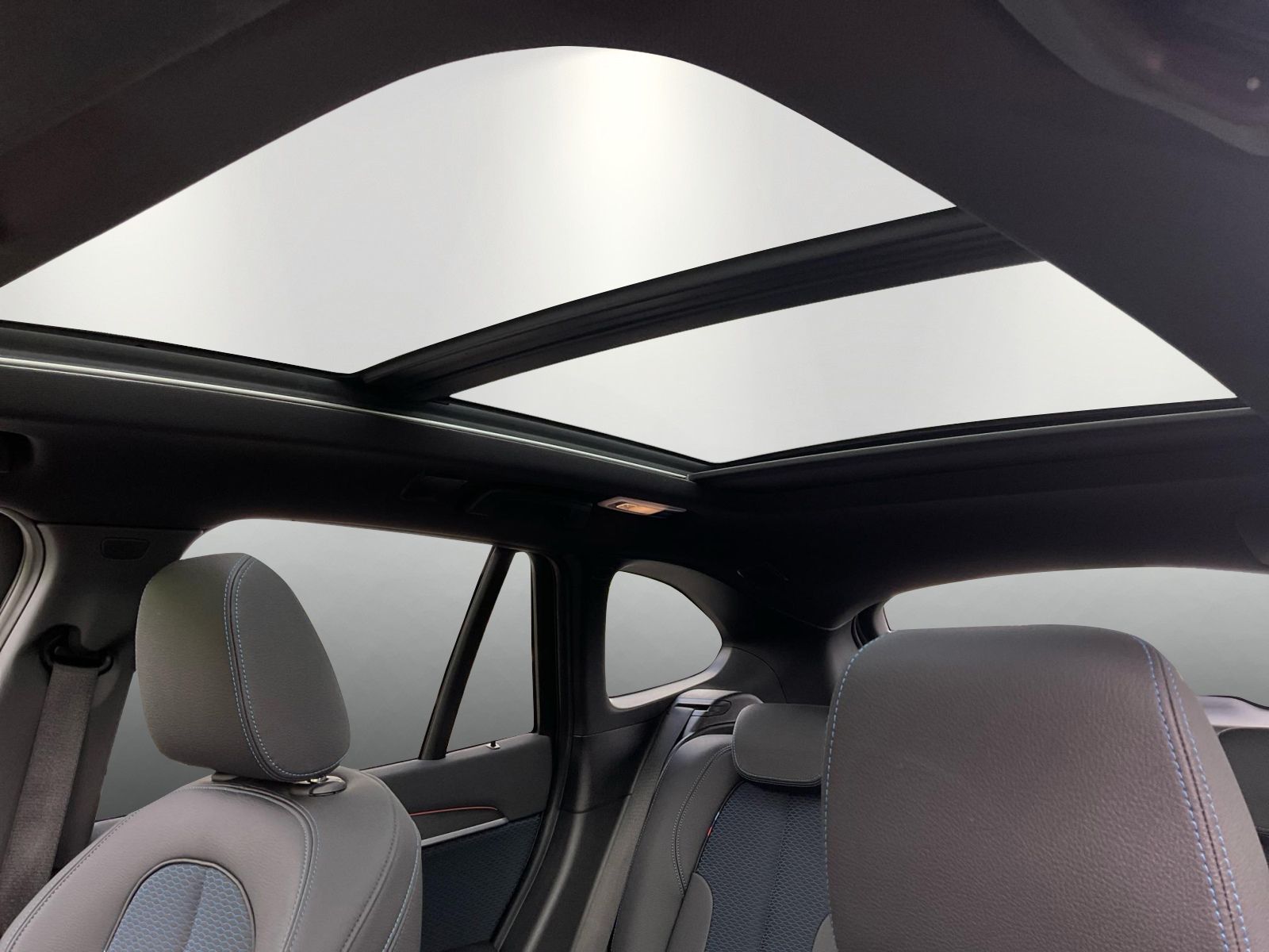 BMW X1 xDrive 20 i M Sport - Samsaru's Car Outlet