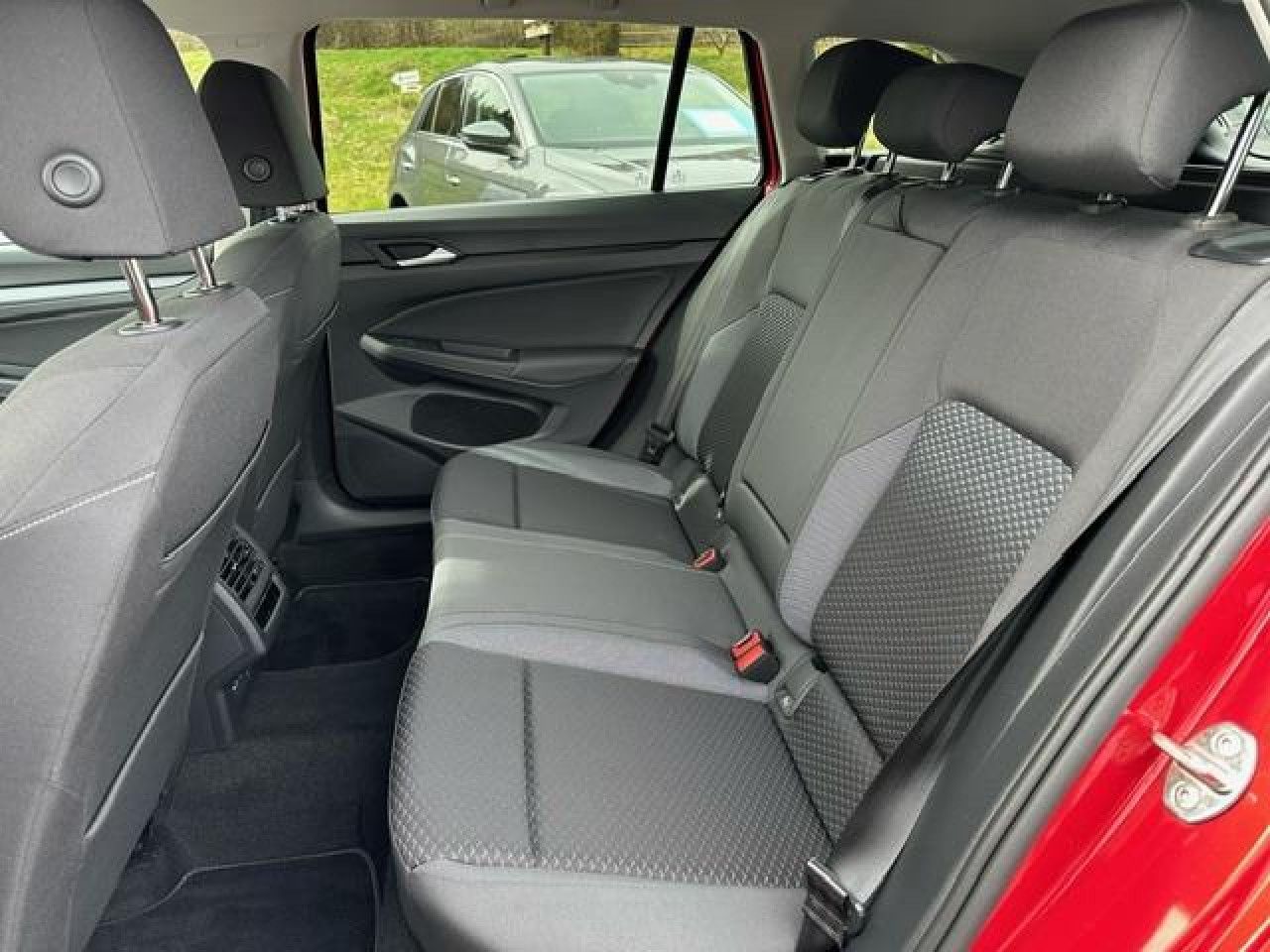 Volkswagen Golf VIII Variant Active 1.5 l eTSI - Samsaru's Car Outlet
