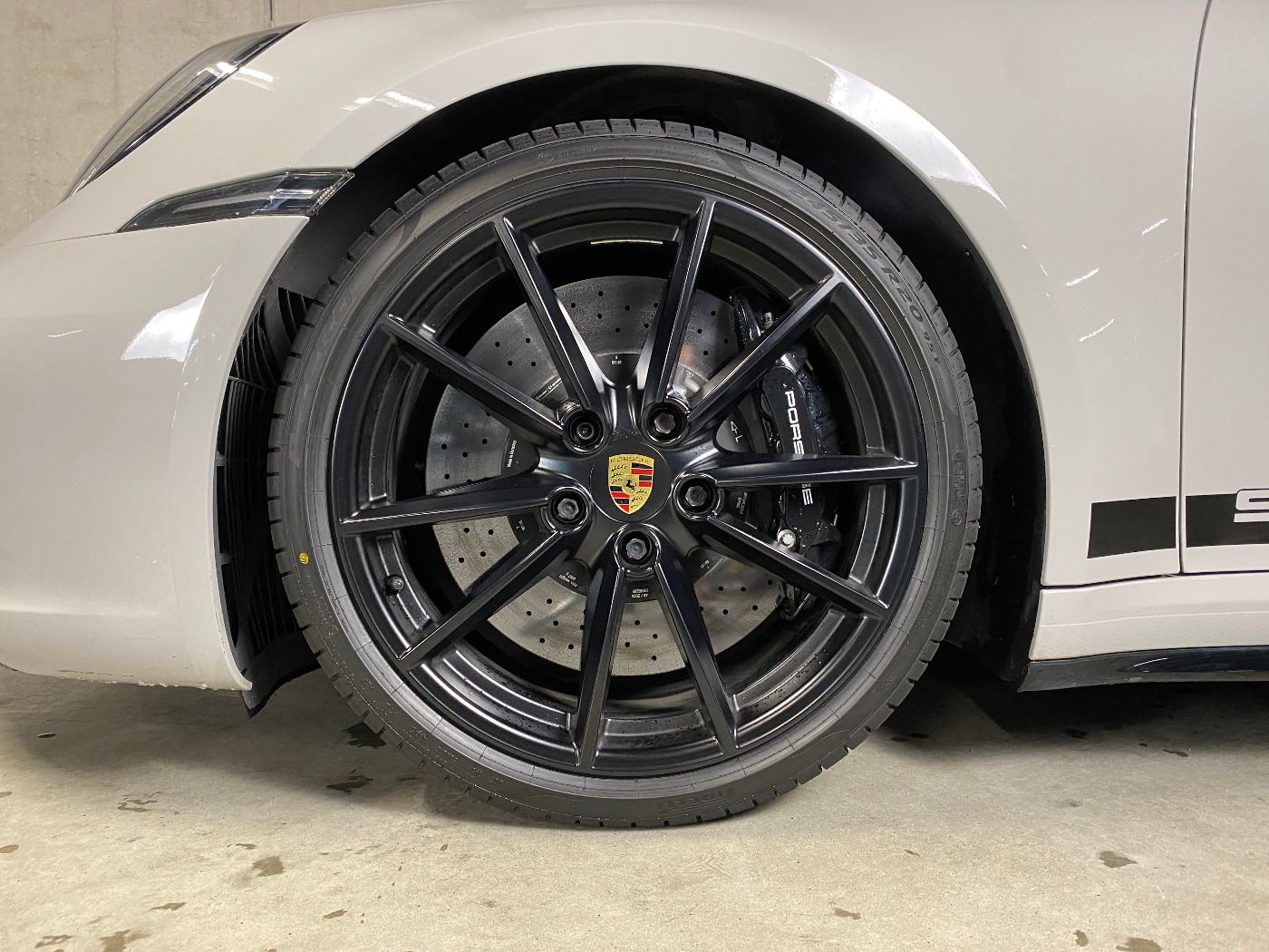 Porsche 992 (911) Carrera 4S | PCCB | ParkAssistent |