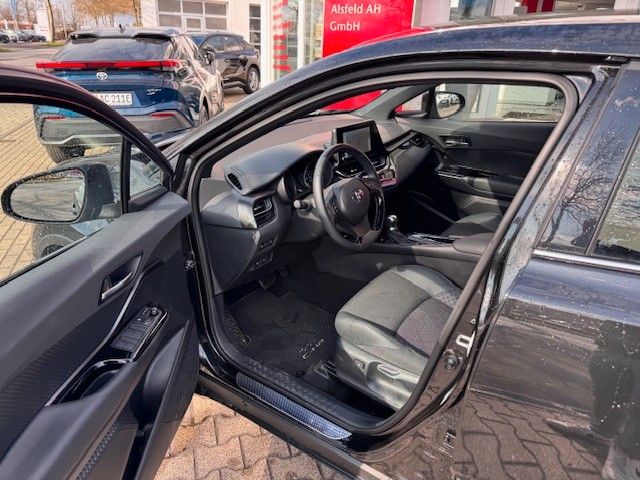 Toyota C-HR Hybrid - Samsaru's Car Outlet