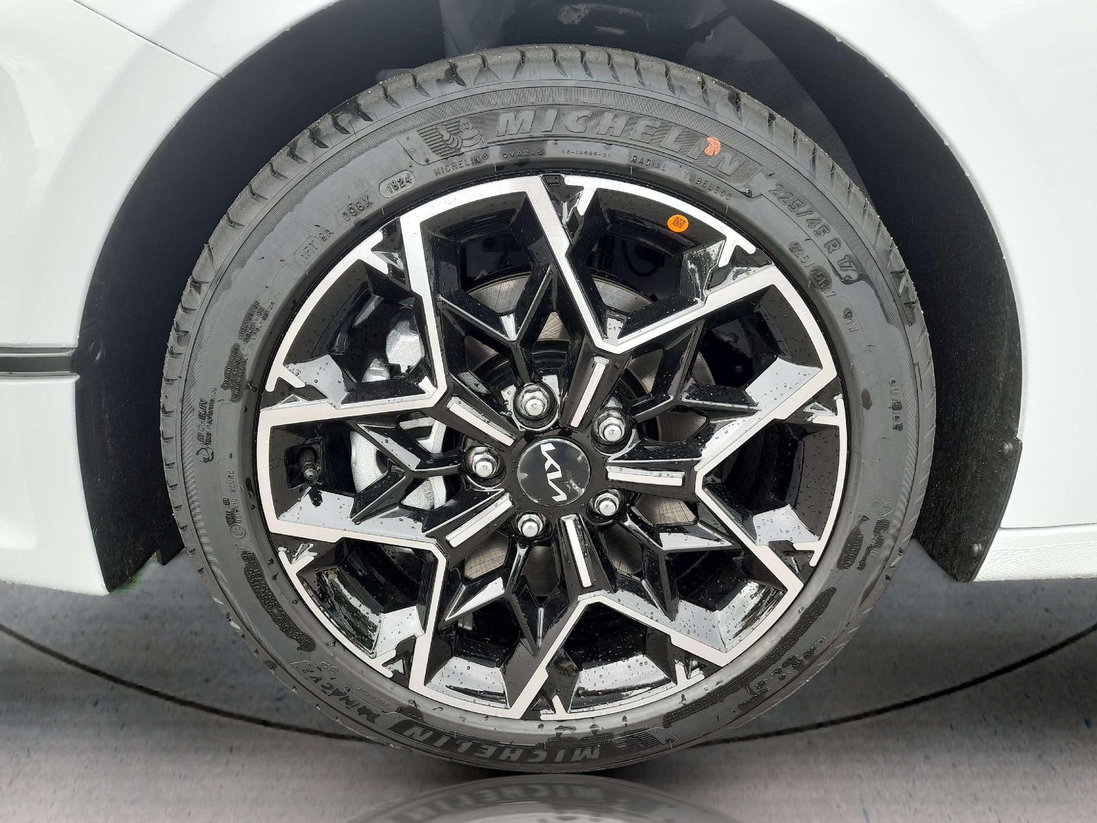 Kia Ceed Nightline 48V - Samsaru's Car Outlet