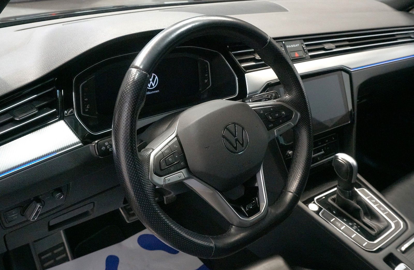 Volkswagen Passat Variant R-Line 4Motion 2.0 TDI*AHK*PANO