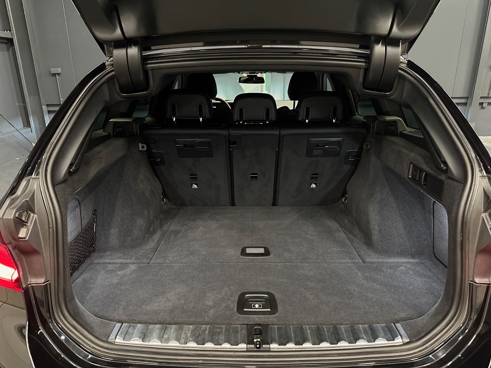 BMW 330d touring xDrive M-Sport - Samsaru's Car Outlet