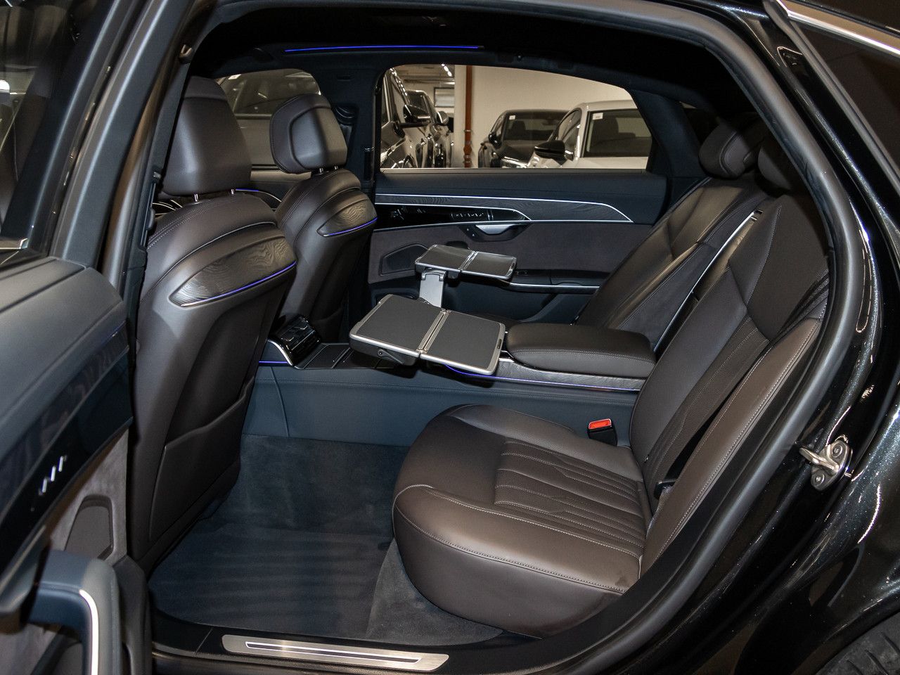 Audi A8 L 60 TFSI e quattro - Samsaru's Car Outlet
